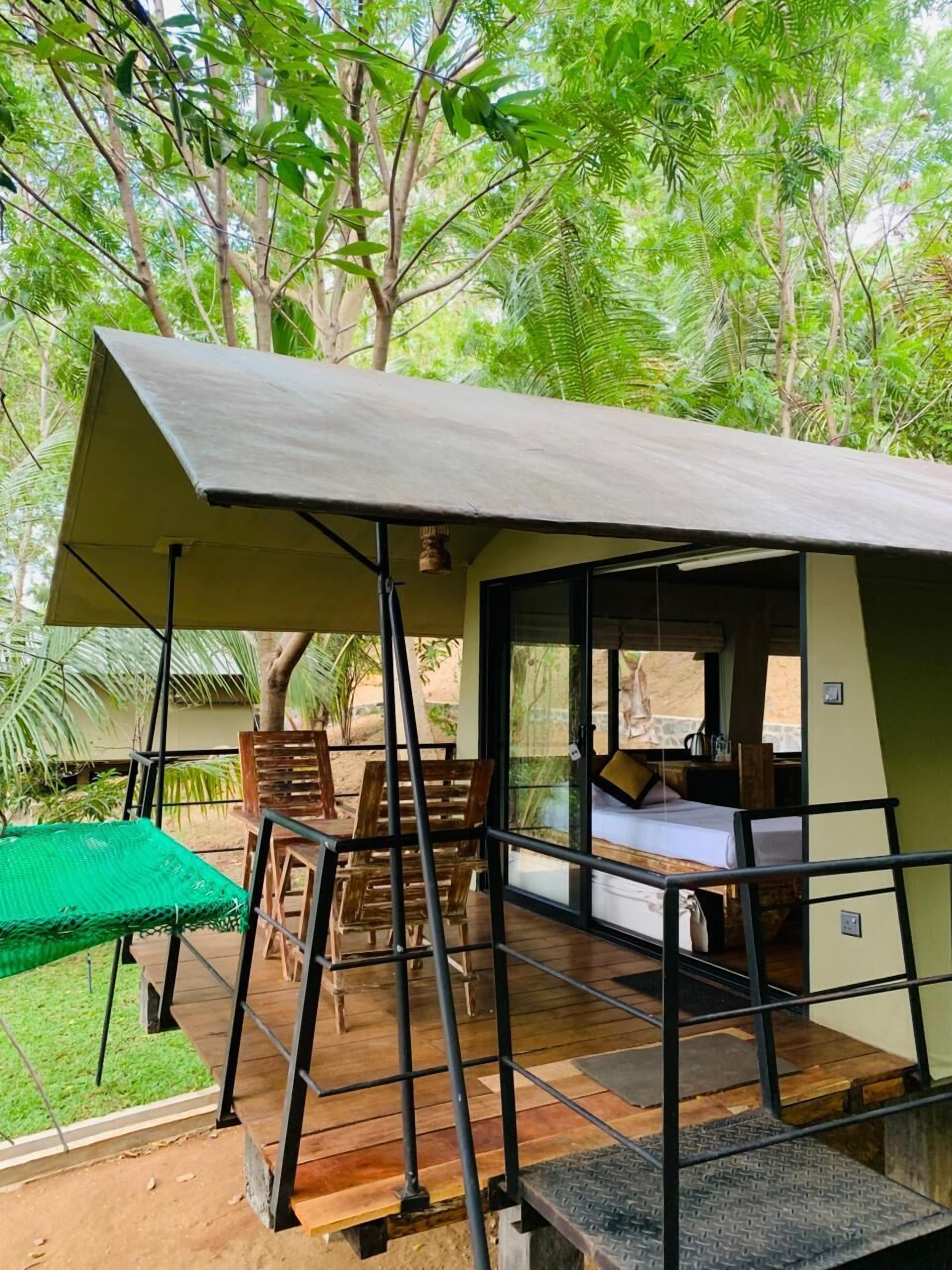 Luxury Tent | Soundproofing, iron/ironing board, bed sheets