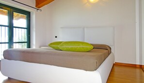 Apartment, 1 Bedroom (no.62) | Cots/infant beds, bed sheets