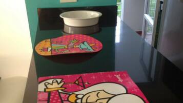 House, Multiple Beds, Non Smoking | Private kitchen | Full-size fridge, stovetop, cookware/dishes/utensils