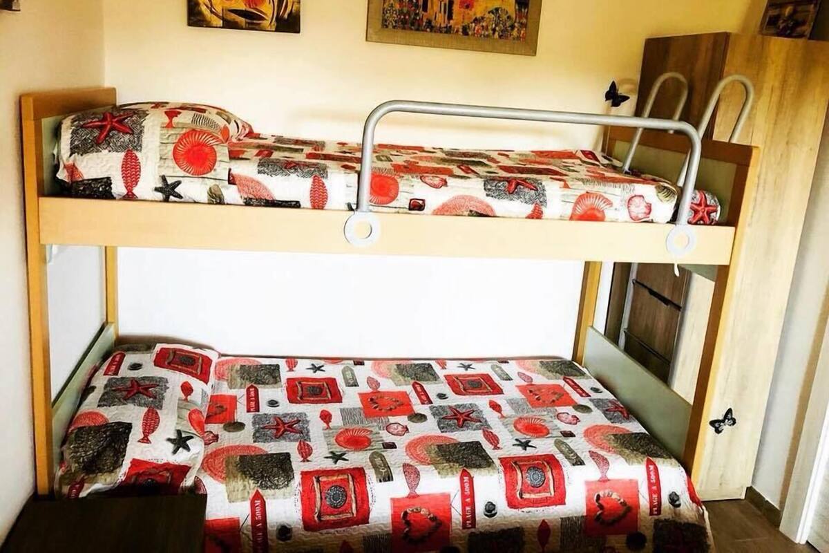 In-room safe, desk, blackout curtains, bed sheets