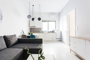 Apartment | Living area | Flat-screen TV