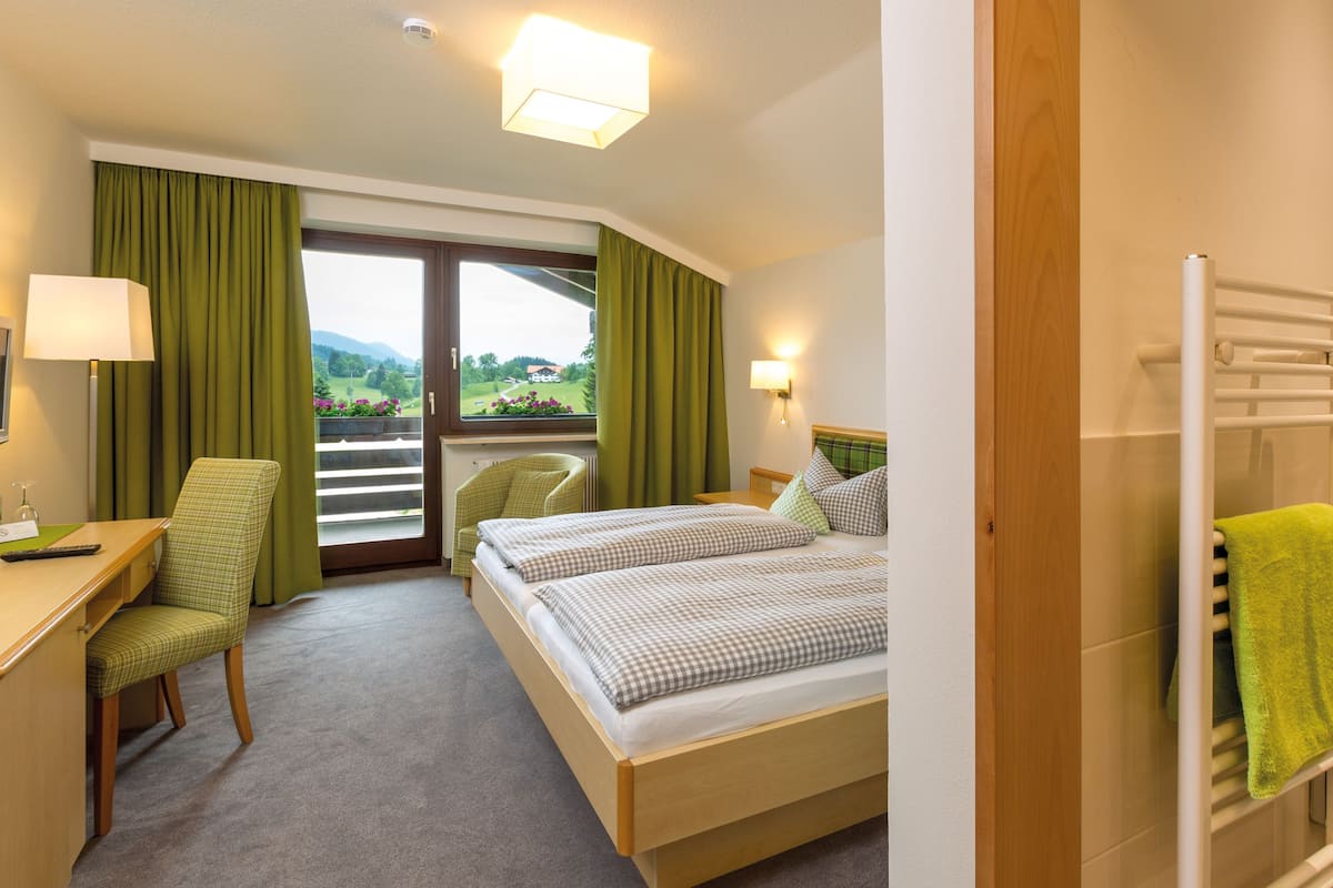 standard double room | down duvets, free wifi, bed sheets