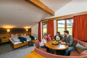 Apartamento familiar | Servicio de comidas en la habitación