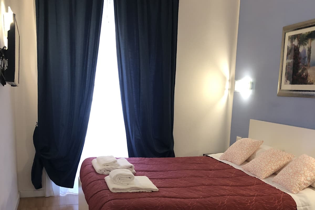 Quarto triplo | Cofres nos quartos, escrivaninha, Wi-Fi de cortesia