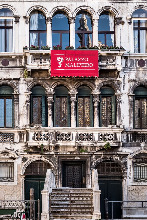 Entrée de l’hébergement