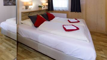 LÀgenhet - 2 sovrum (Sonnenalm,75 EUR excl cleaning fee) | BarnsÀngar, gratis wi-fi och sÀngklÀder