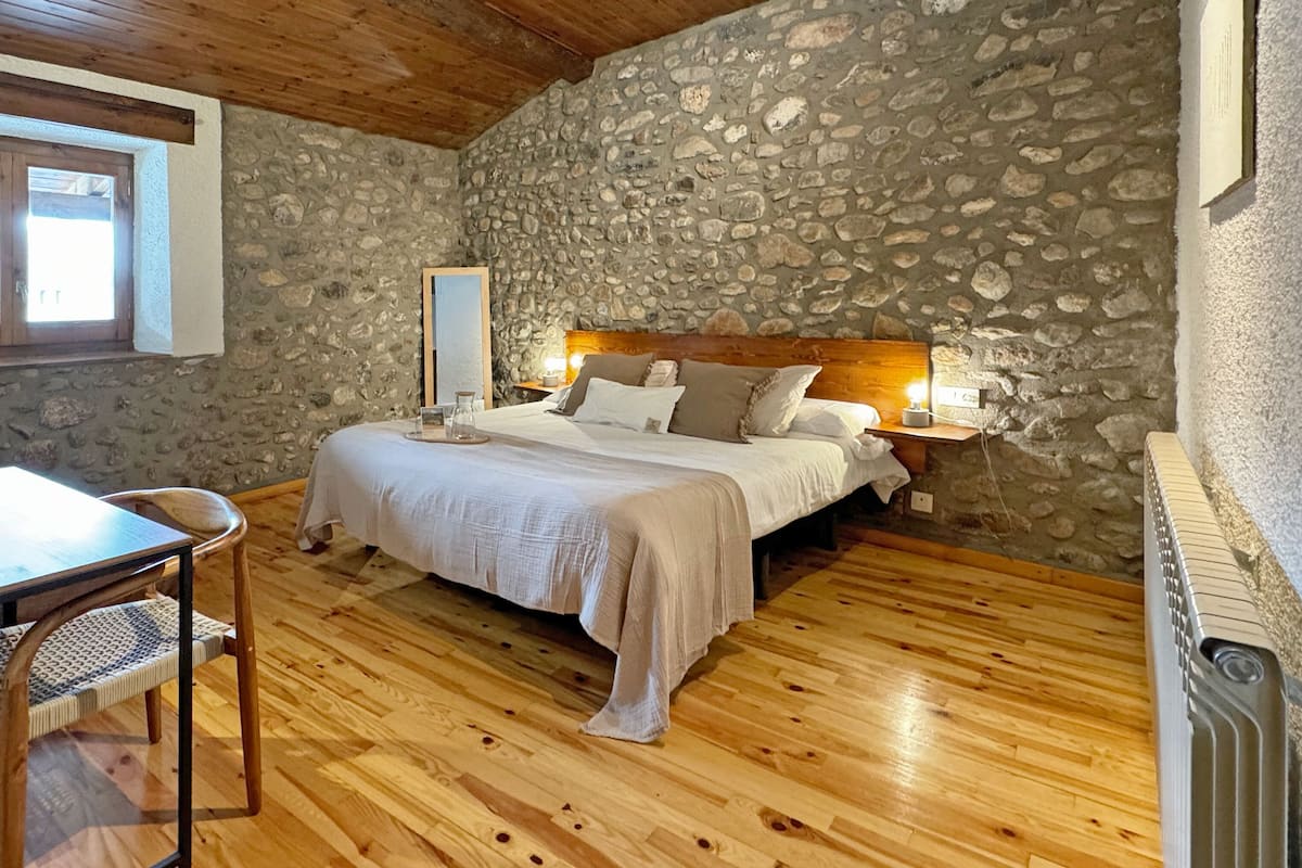 Habitación doble superior, 1 habitación, vistas al patio | Ropa de cama de alta calidad y edredones de plumas