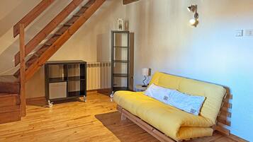Standard Duplex, 1 Bedroom, Courtyard View | 1 bedroom, premium bedding, down comforters, Select Comfort beds