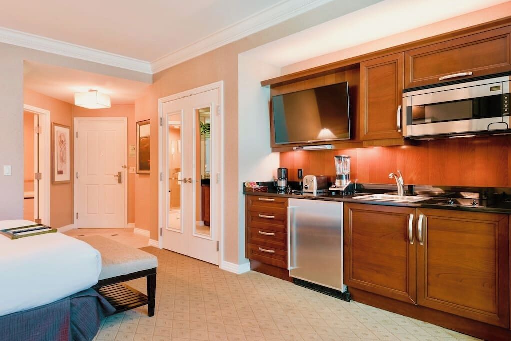 1 bedroom, in-room safe, desk, blackout drapes