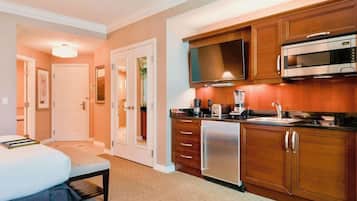 1 bedroom, in-room safe, desk, blackout drapes