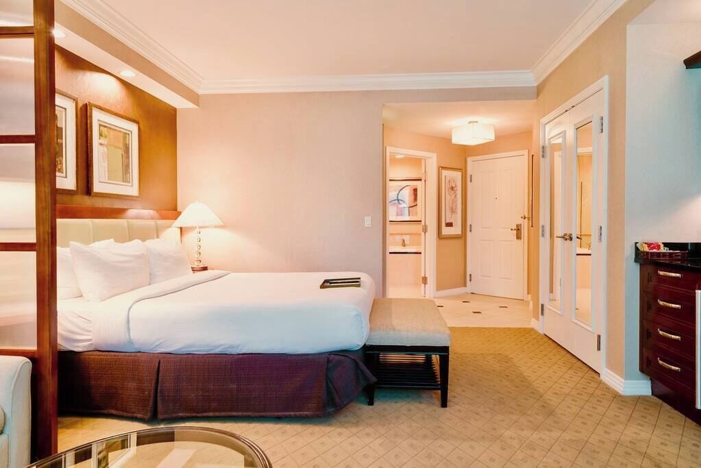 1 bedroom, in-room safe, desk, blackout drapes