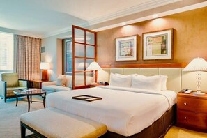 1 bedroom, in-room safe, desk, blackout curtains - No Resort Fee ! Strip View Suite - Pools & Parking (Las Vegas)