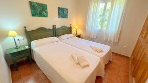 3 bedrooms, iron/ironing board, free WiFi