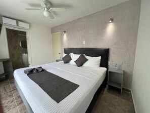 Junior Room, 1 King Bed, Hot Tub, Pool View | Premium bedding, down comforters, pillowtop beds, individually furnished