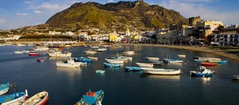 House with independent entrance