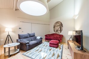 Smart TV, printers - Casa da Cera da Porta da Vila (Guimarães)