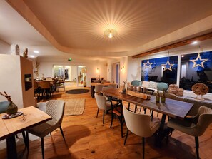 Daily buffet breakfast (EUR 20 per person)