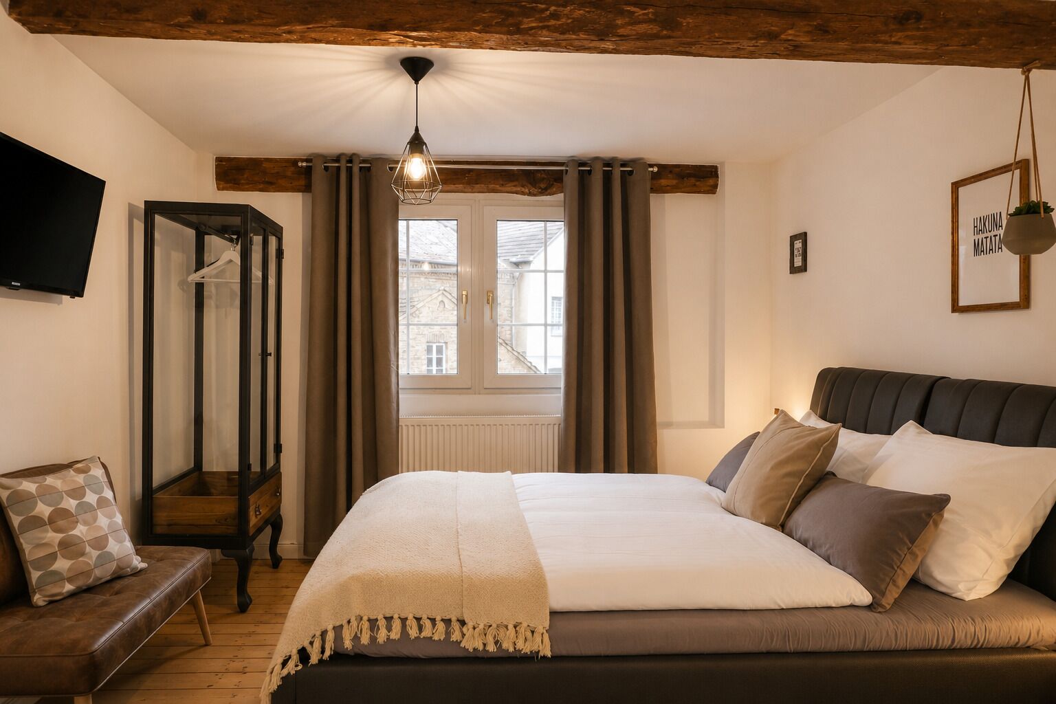 Standard-Doppelzimmer | Allergikerbettwaren, Verdunkelungsvorhänge, Bügeleisen/Bügelbrett