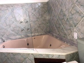 Bañera de hidromasaje privada