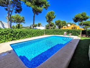 Unclassified image, 4 of 22, button