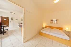 1 غرفة نوم ومكواة/لوح كي وواي فاي مجانًا وملاءات أسرّة