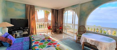 Iron/ironing board, travel cot, free WiFi, bed sheets