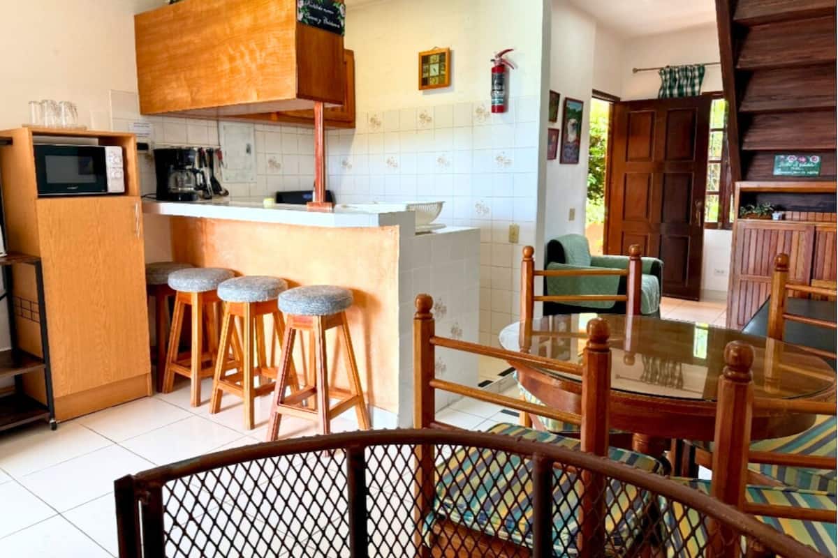 Family Apartment, Multiple Beds, Non Smoking (Floral) | Private kitchen