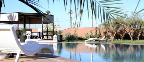 Indoor pool, outdoor pool