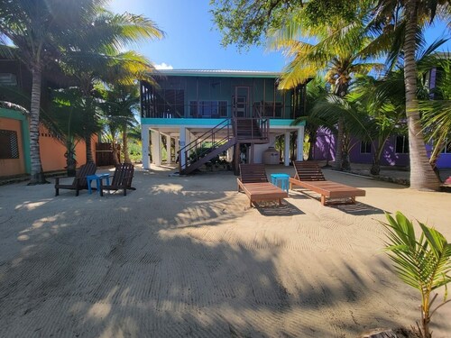 Beachfront Sun & Sea Beach House *** Gold Standard Approved ***