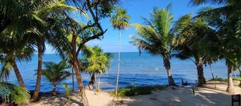 Beachfront Sun & Sea Beach House *** Gold Standard Approved ***