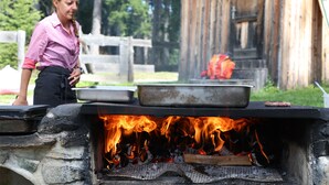 BBQ/picnic area - Kinderhotel Laderhof (Ladis)