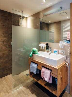 Bathroom sink - Kinderhotel Laderhof (Ladis)