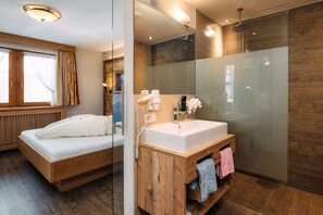 Bathrobes, towels - Kinderhotel Laderhof (Ladis)