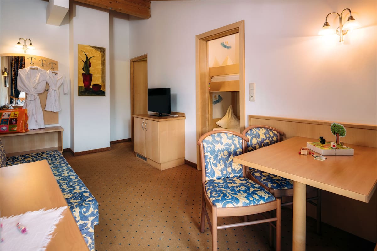 Suite (Kunigunde) | Living area | TV