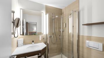 Standard-Doppelzimmer, Nichtraucher | Badezimmer | Quellwasserbad, kostenlose Toilettenartikel, Haartrockner