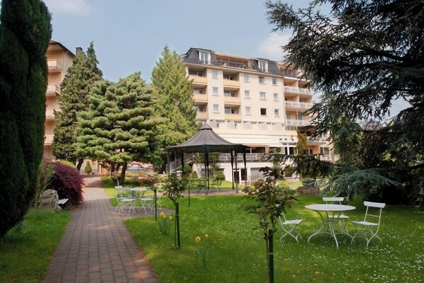Front of property - Parkhotel Am Taunus (Oberursel)