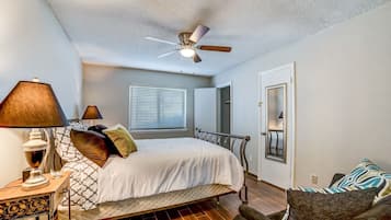 2 多间卧室、熨斗/熨衣板、免费 WiFi、床单