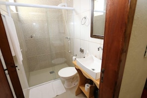 Zimmer, 1 Queen-Bett, Nichtraucher, Hügelblick | Badezimmer