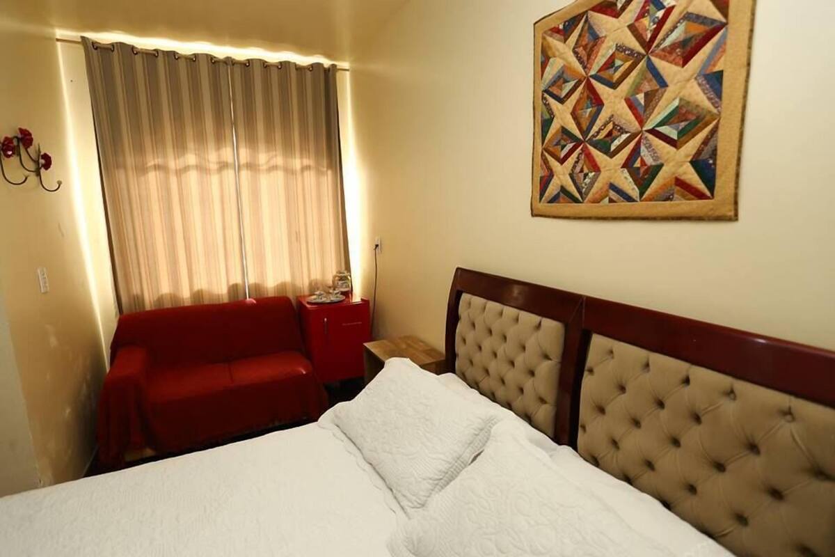 Zimmer, 1 Queen-Bett, Nichtraucher, Hügelblick