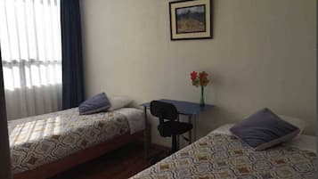 Familienapartment, 3 Schlafzimmer, Nichtraucher | 3 Schlafzimmer, kostenlose Zustellbetten, kostenloses WLAN, Bettwäsche