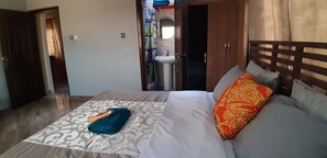 Apartment | Premium bedding, down comforters, memory foam beds - Gem Hospitalities (Accra)