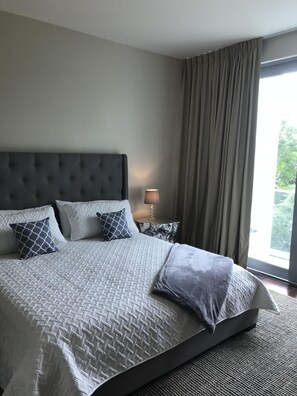 3 bedrooms, iron/ironing board, travel crib, free WiFi