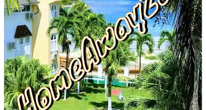 Amazing 2Bd Penthouse w/Roof Top Patio w/Outdoor Shower - Paradise Found