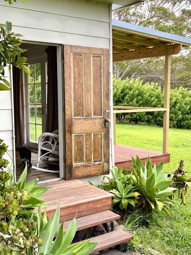 Katandra Homestead Old world charm on lakefront