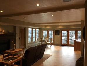 Interior - Private Luxury Retreat: In-home Theatre, Hot Tub, Gym, Game Room, and Zebra! (Draper)