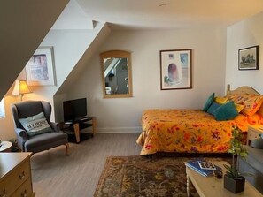 Schreibtisch, Bügeleisen/Bügelbrett, kostenloses WLAN, Bettwäsche