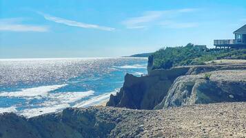 Beach nearby, sun loungers