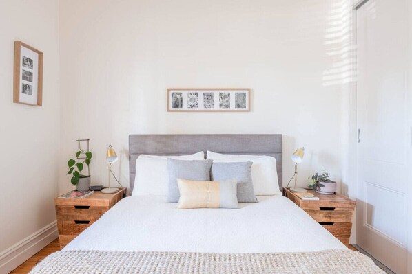 2 bedrooms, desk, iron/ironing board, travel cot