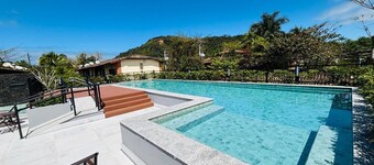 Whale - 2 makuuhuonetta yhden korttelin päässä rannalta - 1 sviitti 