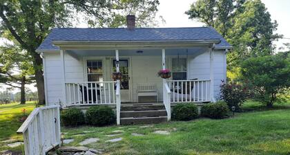 Viehättävä mökki kotiin maatilalla Kentucky Horse Country! Rentoutua!